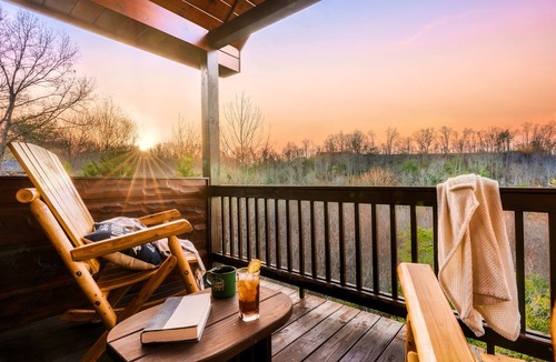 Blue Ridge Cabin | Pet Friendly Cabin|Hot Tub|Pool Table|Outdoor Fireplace