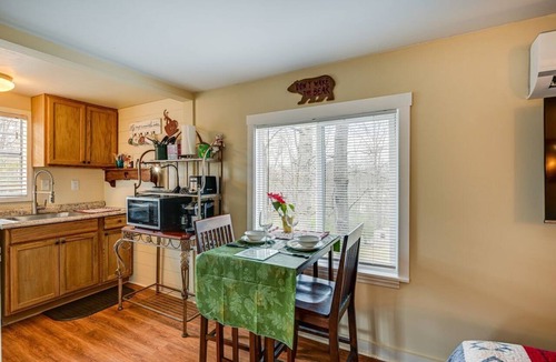 Qualla Cabin | Pet-Friendly Cabin Near Cherokee & Bryson