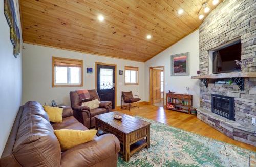 Spruce Pine House | Pet-Friendly Cabin w/Fire Pit in Spruce Pine!