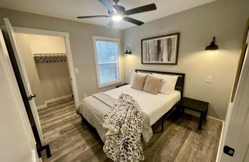 Monteagle House | Pet-Friendly Cabin with Private Deck and BBQ in Tennessee