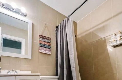 Riverside Park House | Pet friendly cheerful home in quiet neighborhood
