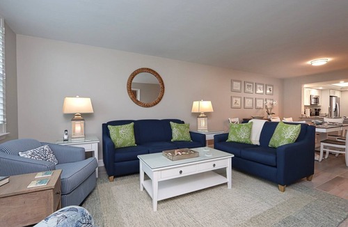 Sanibel Condo | Pet Friendly- Close to Beach & Pool- Bright, Florida Style Decor- Loggerhead Cay 531