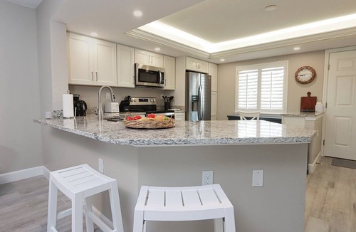 Sanibel Condo | Pet Friendly- Close to Beach & Pool- Bright, Florida Style Decor- Loggerhead Cay 531