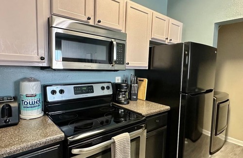 Seminole Apartment | PET Friendly Condo - POOL - BEACH 5 min