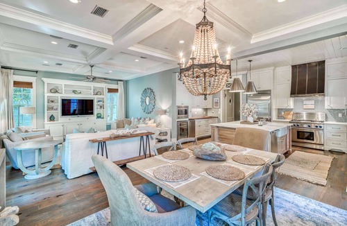 Watercolor House | Pet Friendly Designer Gem with LSV and Bikes 100 Yards to Camp WaterColor