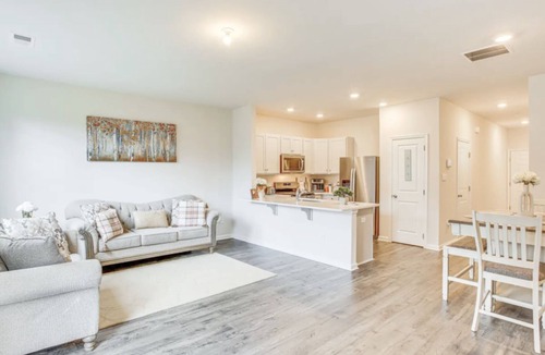 Sicklerville House | Pet-friendly, Events Allowed, 1king bed, 4 double bed, 2.5 Bath, 8 parking spot
