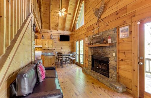 Ellijay House | Pet-Friendly Ellijay Vacation Rental w/Hot Tub!