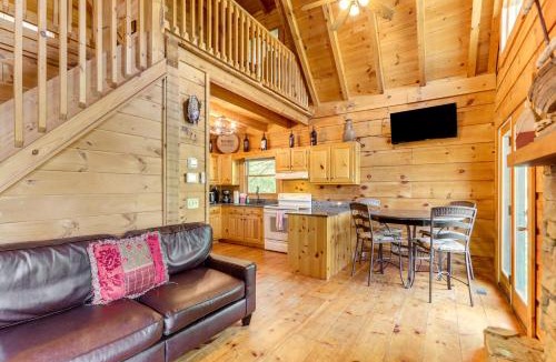 Ellijay House | Pet-Friendly Ellijay Vacation Rental w/Hot Tub!