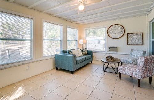 Englewood South House | Pet-Friendly Englewood Home - 4 Mi to Beach!