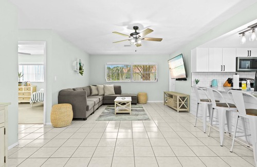 Port Charlotte Villa | Pet Friendly Family Villa ~ Pool ~ Waterfront ~ Quiet Neighborhood