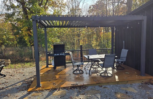 Sparta House | Pet friendly fenced yard, tiny home close to Fall Creek Falls