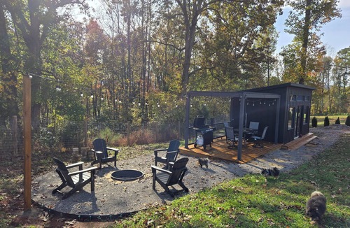 Sparta House | Pet friendly fenced yard, tiny home close to Fall Creek Falls