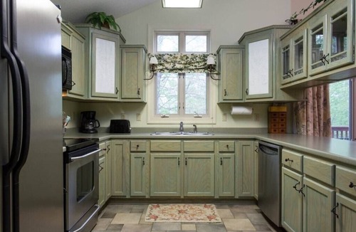 Mill Spring House | Pet Friendly, Fireplace, Fire Pit, 1/2 mile from Lake Adger - Shelton's Way
