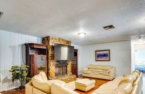 Temple Crest House | Pet-Friendly Florida Escape w/ Pool, Deck & Grill!