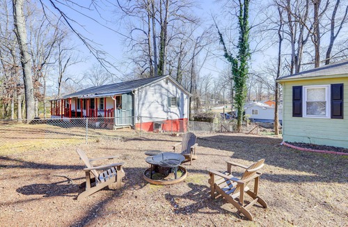 Forest Park House | Pet-Friendly Georgia Retreat w/Fire Pit & Porch!