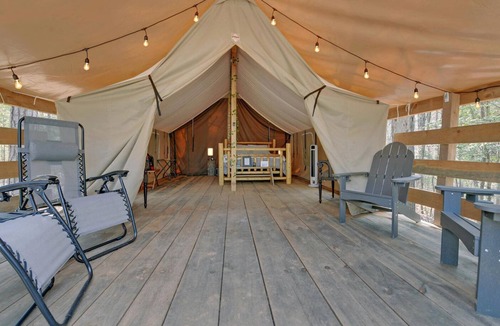 Suches RV Rental | Pet-Friendly Glamping Retreat: Safari Tent Getaway in Suches, Georgia
