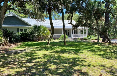 Saint Helena Island House | Pet friendly, golf cart included - "The Bailey-Wick”, 294 Tarpon Drive