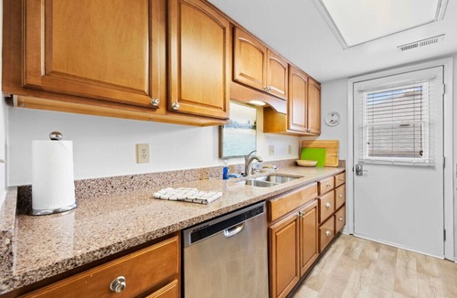 Myrtle Beach House | Pet-friendly Golf/Tournament/Retreat Spot next to Beach w/Pools