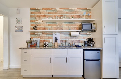 Bayview House | Pet-Friendly Gulfport Home: Walkable Location!