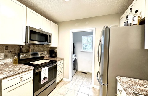 Troutman House | Pet Friendly Home 2 minutes from Lake Norman State Park 3BR/2BA