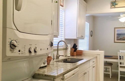 Mid Island House | Pet Friendly Home w/pool, Across from Beach