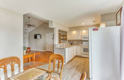 Myrtle Beach House | Pet-Friendly Home w/Fire Pit in Myrtle Beach