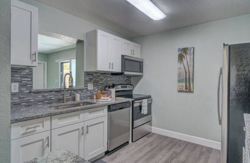 Pinellas Park House | Pet-Friendly Home w/Heated Pool & Screened Lanai