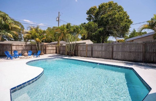 Pinellas Park House | Pet-Friendly Home w/Heated Pool & Screened Lanai