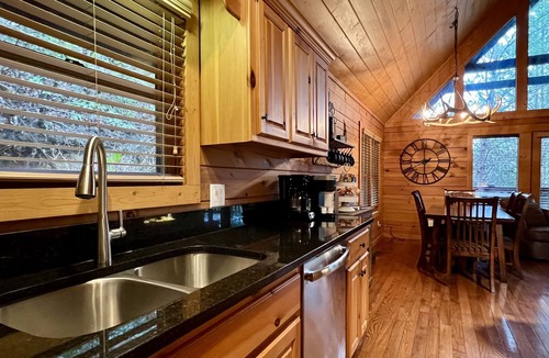 Black Bear Falls Cabin | Pet friendly! Hot tub, Pool, King Beds, Pool table. Only 3 miles to downtown GB!