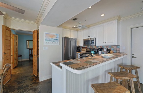 Seaside Condo | Pet Friendly in Seaside, Location, Large Wrap-Around Balcony + 2 Adult Bikes!
