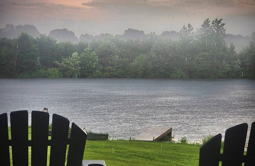 Dresden House | Pet Friendly Lake House with King Master Suite
