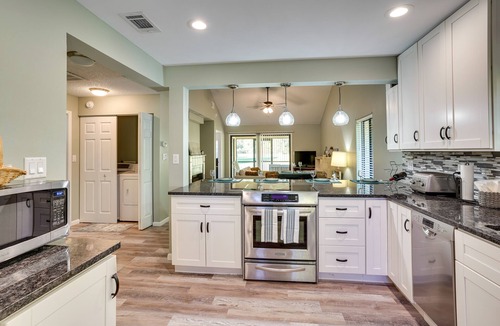 Lakeland Condo | Pet-Friendly Lakeland Condo w/Screened Porch!