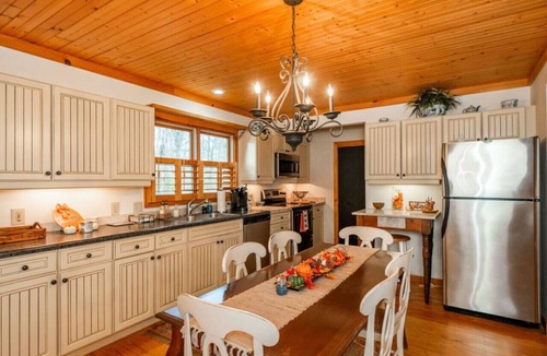 Rosman House | Pet friendly! Mountain views and only 20 mins to Brevard!