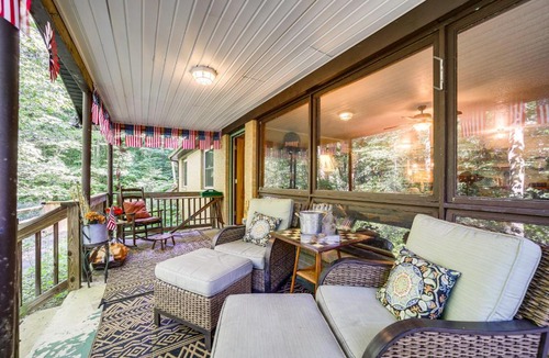 Sylva House | Pet-Friendly Retreat w/Mtn Views in Sylva!