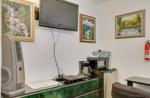 North River Shores Apartment | Pet-Friendly Stuart Studio < 3 Mi to Downtown!