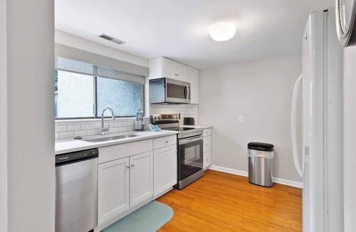 Folly Field Condo | Pet Friendly Folly Field Beach Stones Throw Villa 3 bed 2 & one half bath