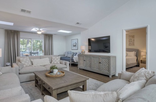 Lawton Woods House | Pet Friendly | Private Patio | Grill
