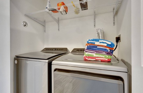 Hunt Club House | Pet Friendly Spacious 4 Bedroom House Near Beach - Sleeps 10