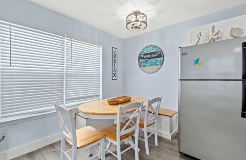 Bahama Beach House | Pet Friendly! 500 feet to Beach!