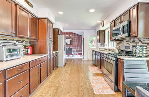 Newton House | Pet-Friendly Vacation Rental w/Lake Access