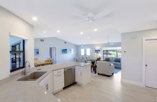 Marco Island House | Pet-friendly waterfront home on key lot w/view