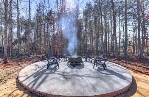 Forest City House | Pet-Friendly Yard! Nature Escape in Forest City