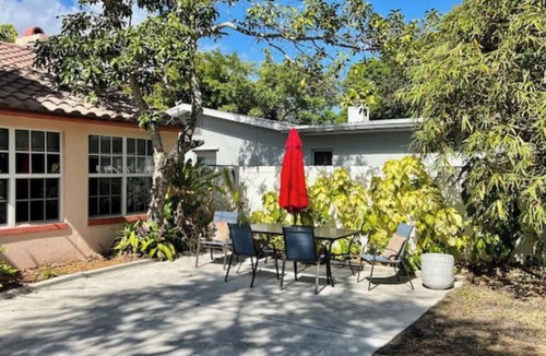 Fort Pierce Apartment | Pet & Large Boat OK 1 Bed Studio Near Marina & Beach Private Lot Sleeps 2