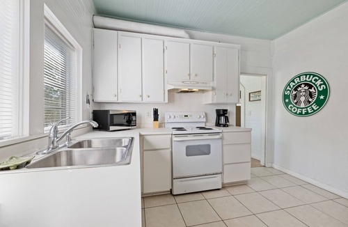 Cedar Key House | Pete's Retreat 3 bedroom 2 bath rental