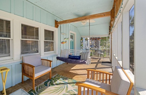 Cedar Key House | Pete's Retreat 3 bedroom 2 bath rental