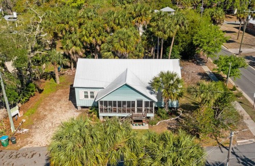 Cedar Key House | Pete's Retreat 3 bedroom 2 bath rental