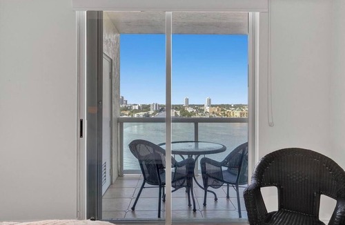 Sunny Isles Beach Condo | PETITE ITALIE WATERVIEW