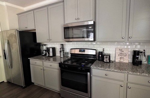 Fairburn House | Phenomenal 5-bedroom house with AC in charming Fairburn
