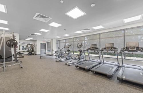 Poplar Apartment | Philly Central King 1BR with Gym