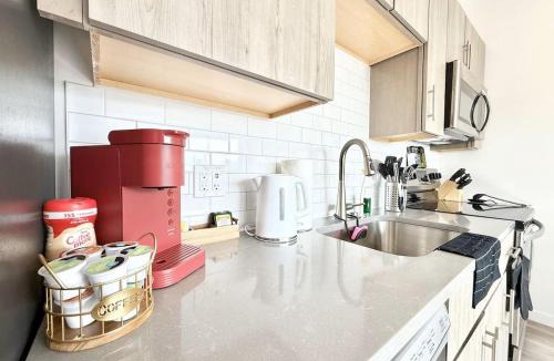 Poplar Apartment | Philly Central King 1BR with Gym